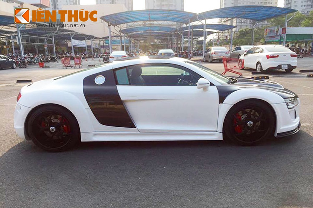 Audi R8 do phong cach canh sat My gia tien ty tai VN-Hinh-2